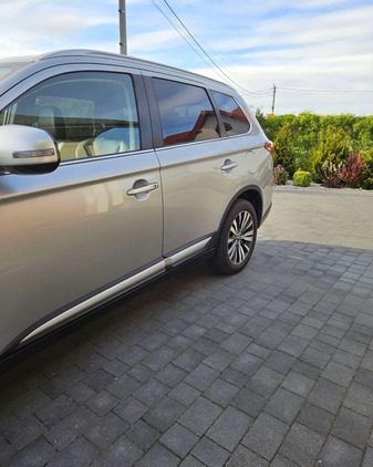 Mitsubishi Outlander cena 89900 przebieg: 48500, rok produkcji 2019 z Korsze małe 277